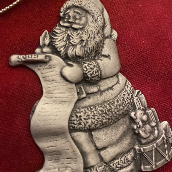 Vintage 1996 Avon Pewter Santa Ornament Santa Claus Checking List - Picture 3 of 3